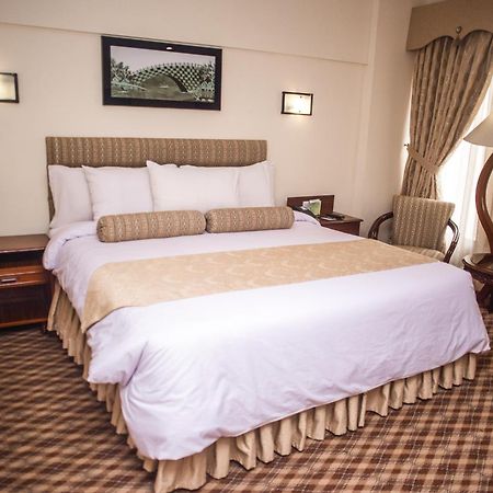 Mehran Hotel Karachi Buitenkant foto