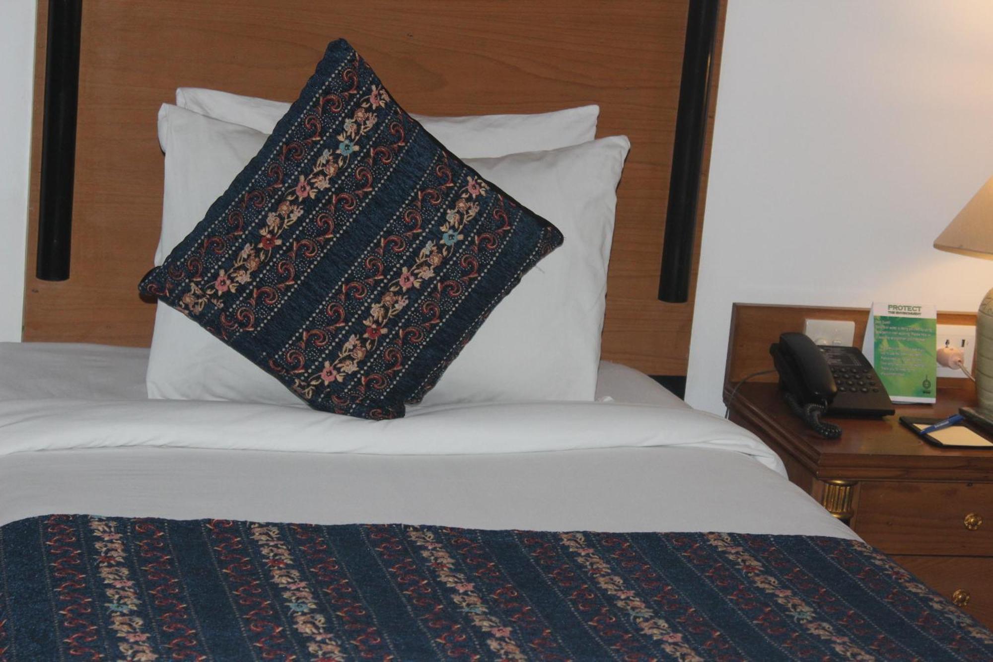 Mehran Hotel Karachi Buitenkant foto
